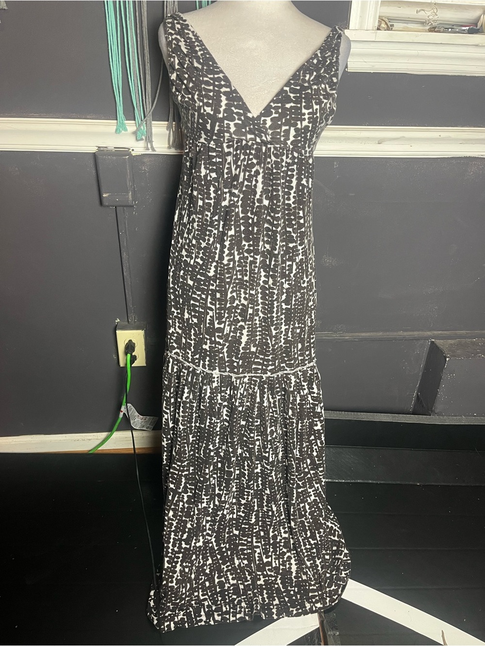 Banana Republic Size Large Sleeveless Maxi Dress